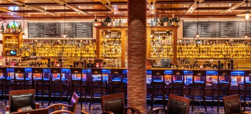 Hotel Colosseo – Bar Gesamtansicht