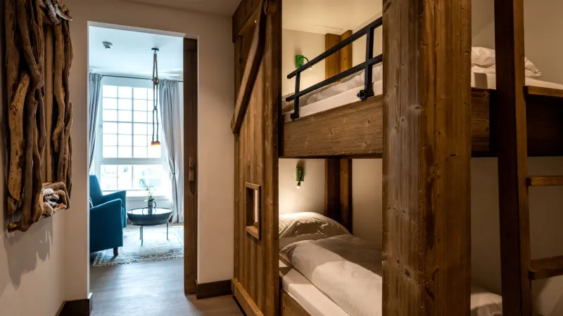 Themensuite Eriksson – Etagenbett Altholz